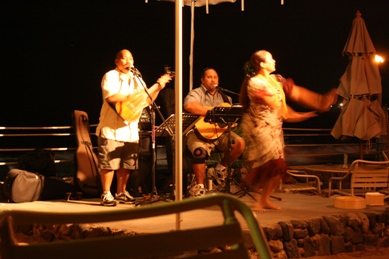 photo of a band on the beach in Kona HI